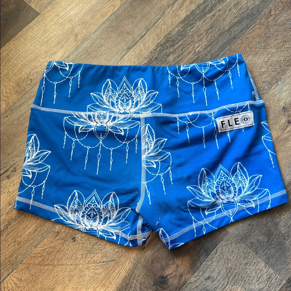 Fleo Blue and White Lotus Pattern Shorts